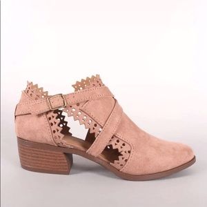 🎀 Cut out zig-zag bohemian ankle boots NEW